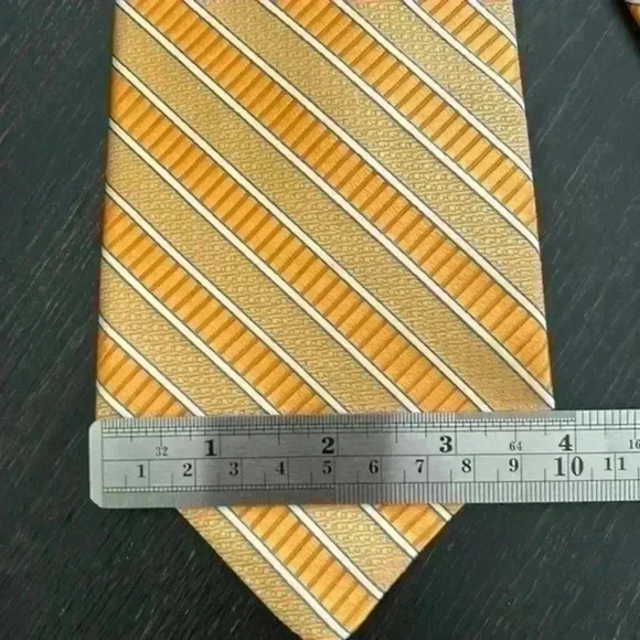 Tom‎ James Tie EUC - Picture 2 of 4
